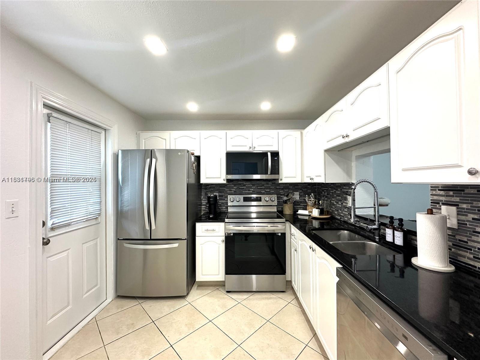 620 NE 12th Ave # 102
