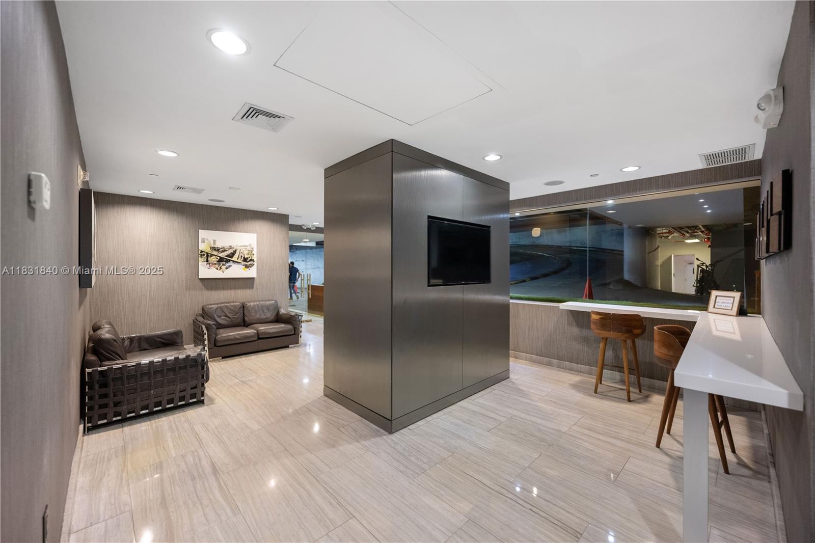 150 SE 2nd Ave # 1005