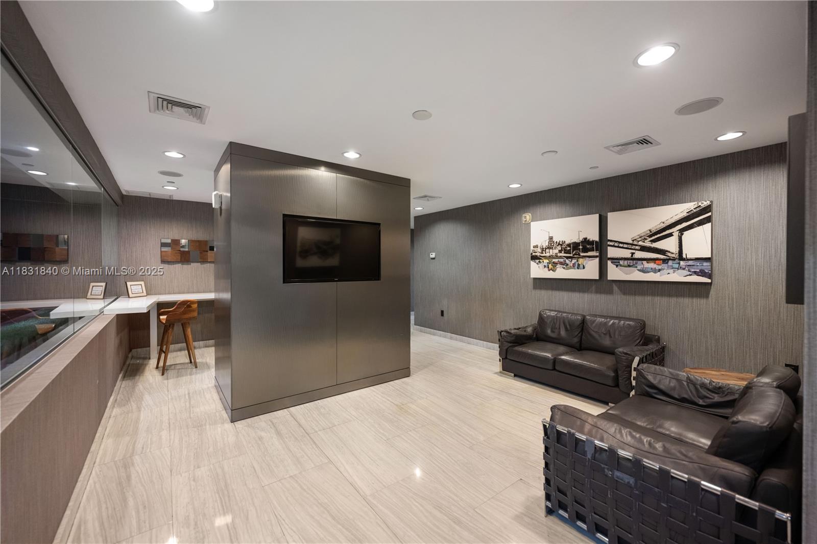 150 SE 2nd Ave # 1005