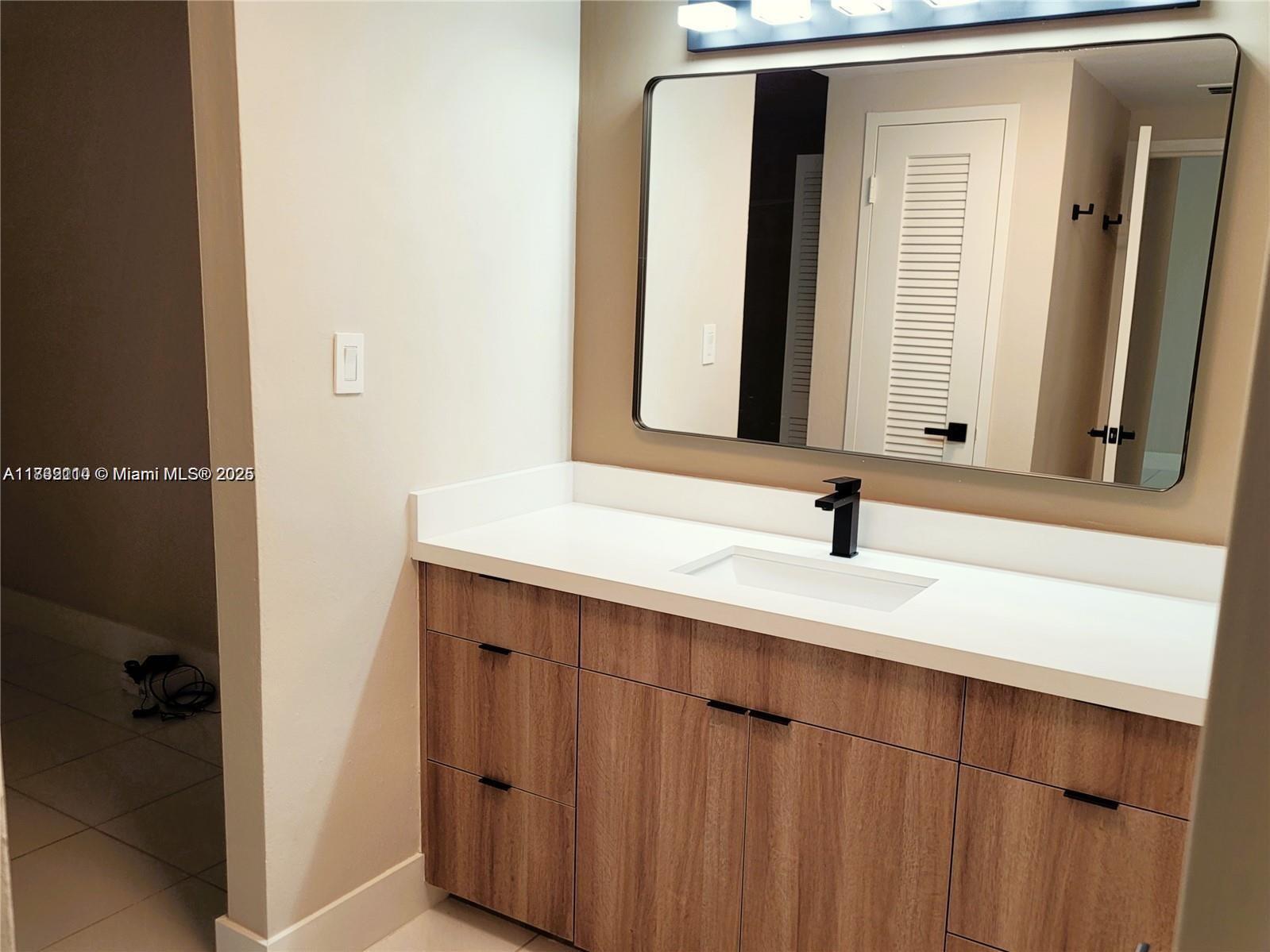 9225 Collins Ave # B Unit: PH B