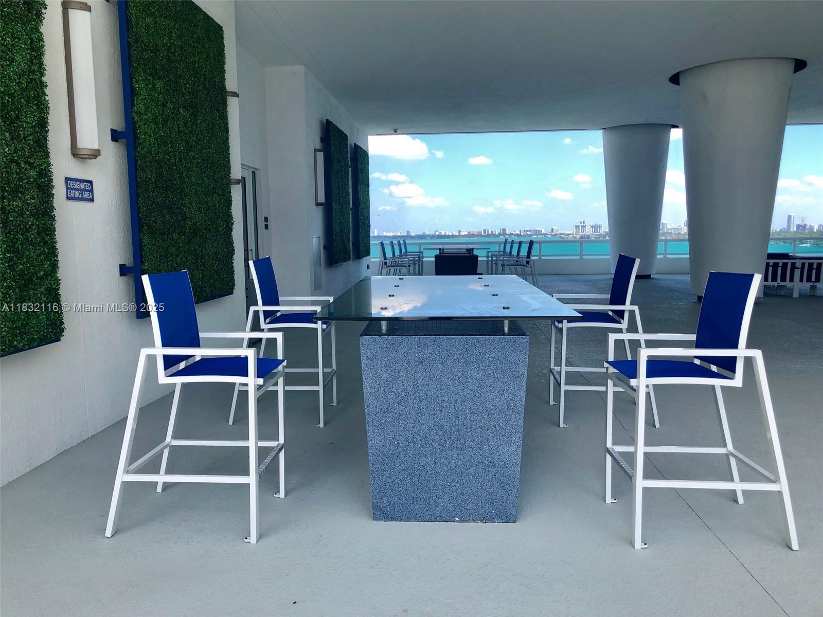 1800 N Bayshore # 2011