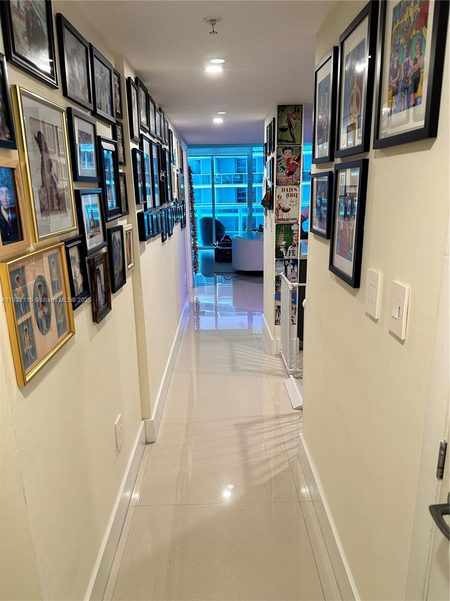 1800 N Bayshore # 2011