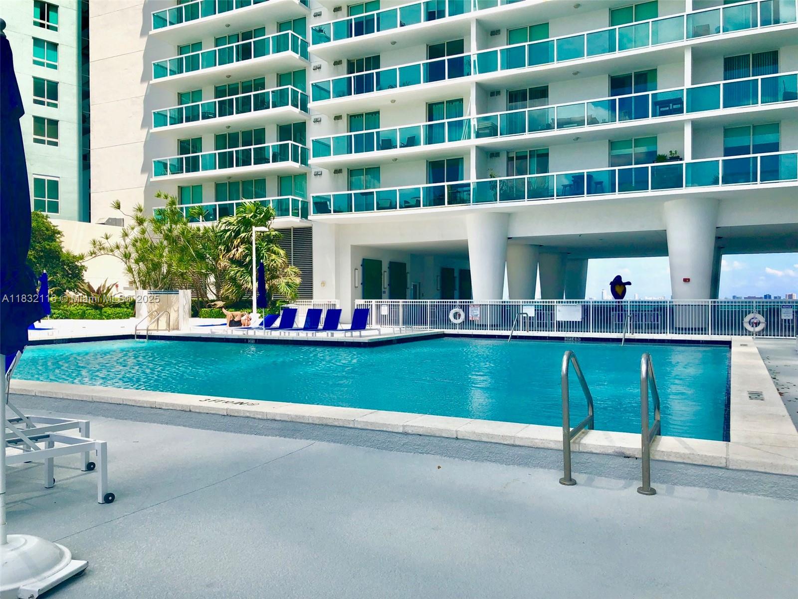 1800 N Bayshore # 2011