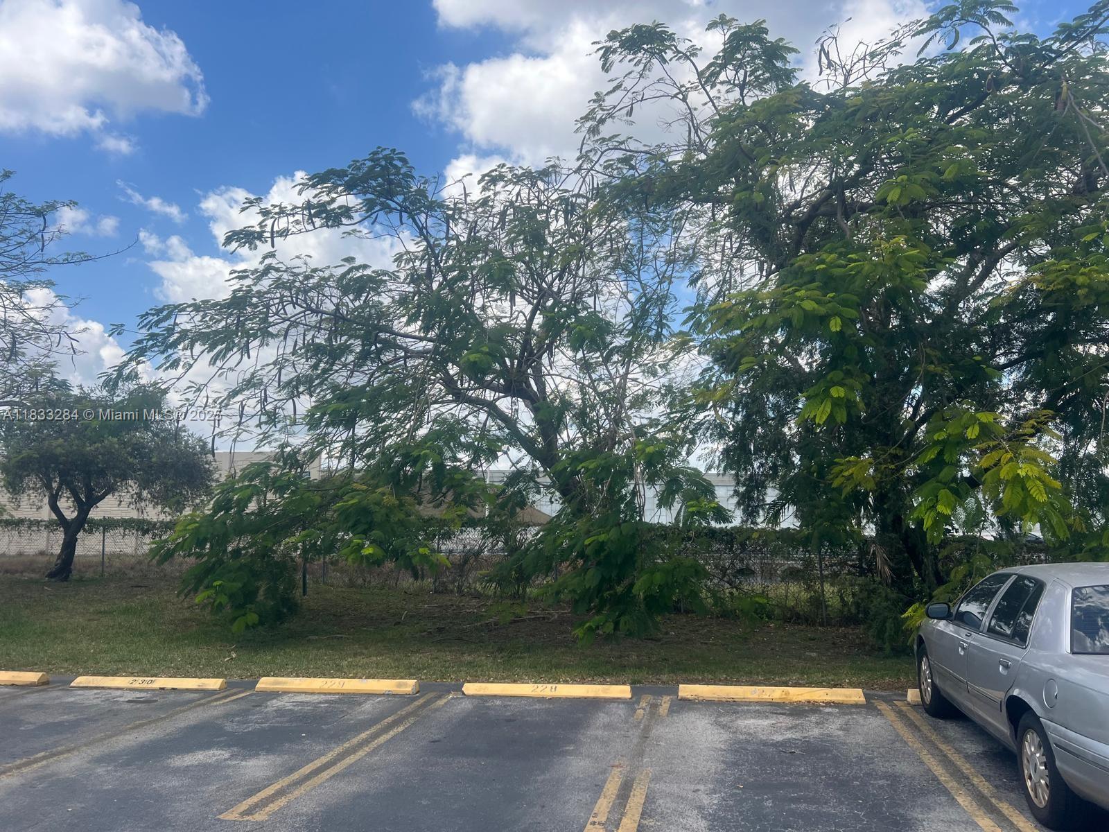 580 NW 114th Ave # 103