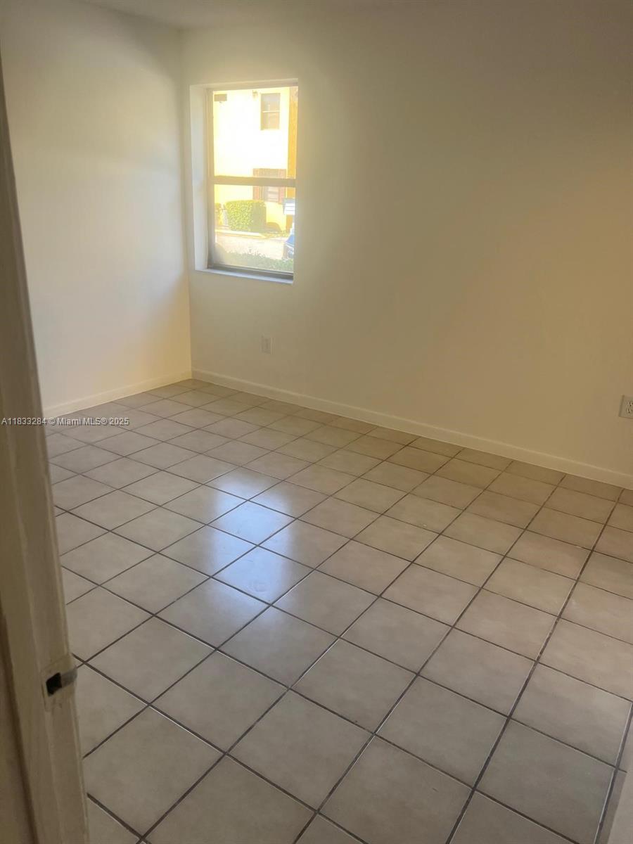 580 NW 114th Ave # 103