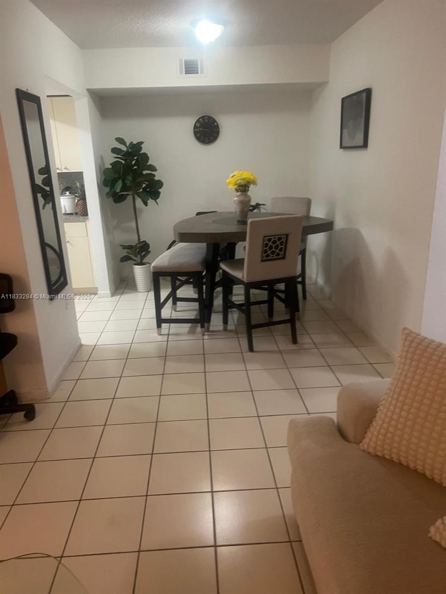 580 NW 114th Ave # 103