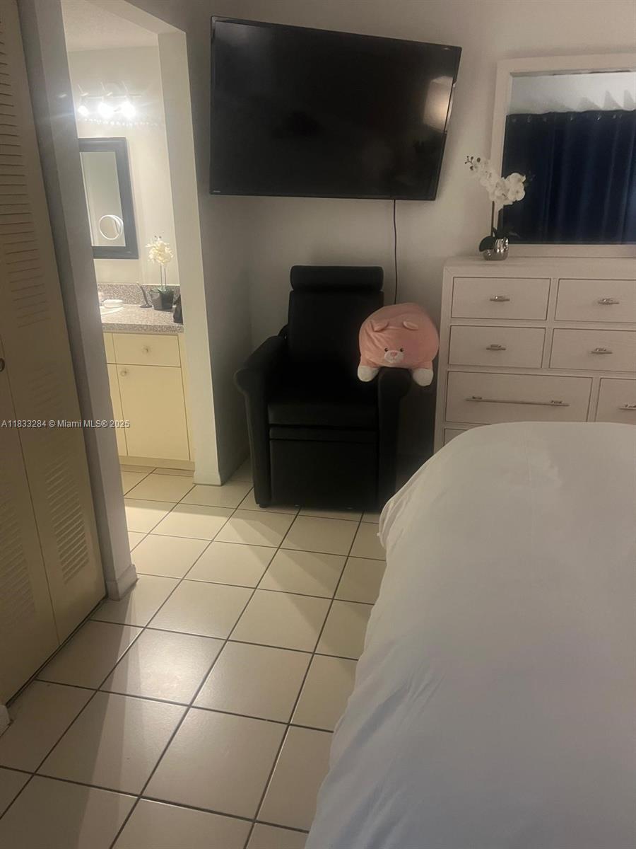 580 NW 114th Ave # 103