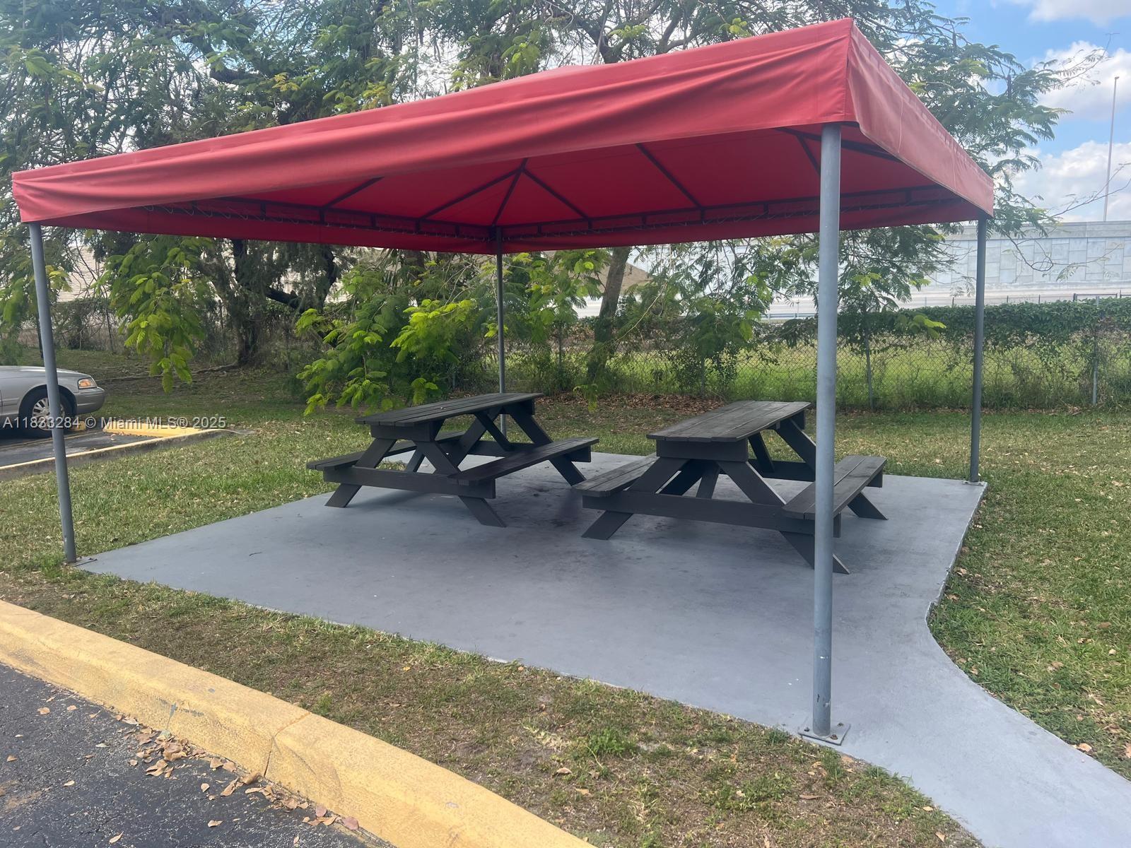 580 NW 114th Ave # 103