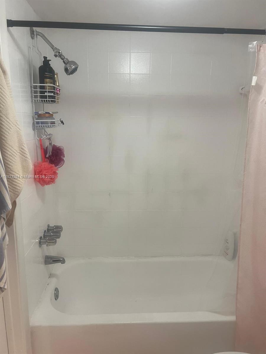 580 NW 114th Ave # 103