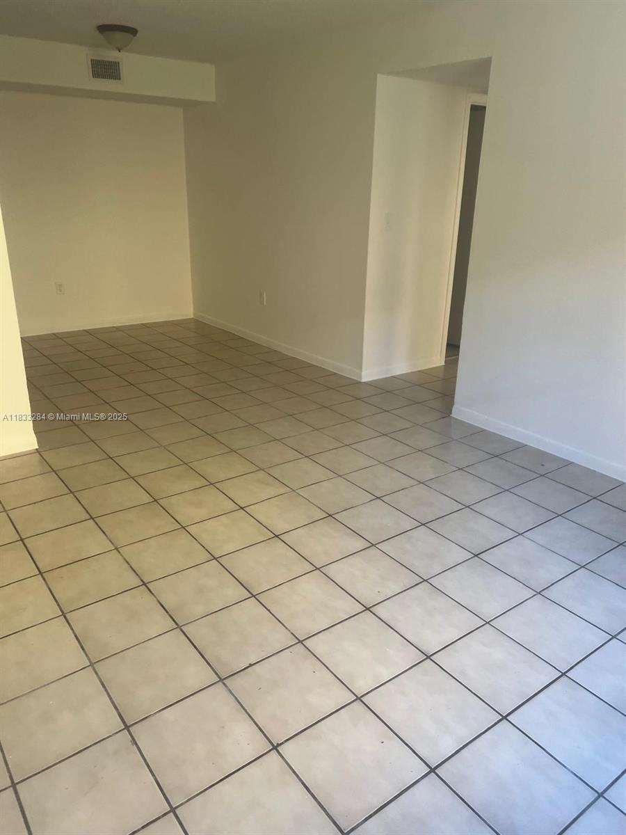 580 NW 114th Ave # 103