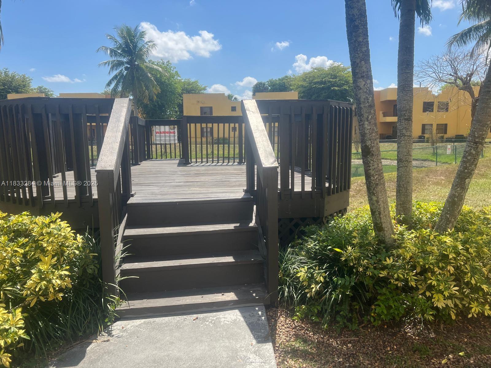 580 NW 114th Ave # 103