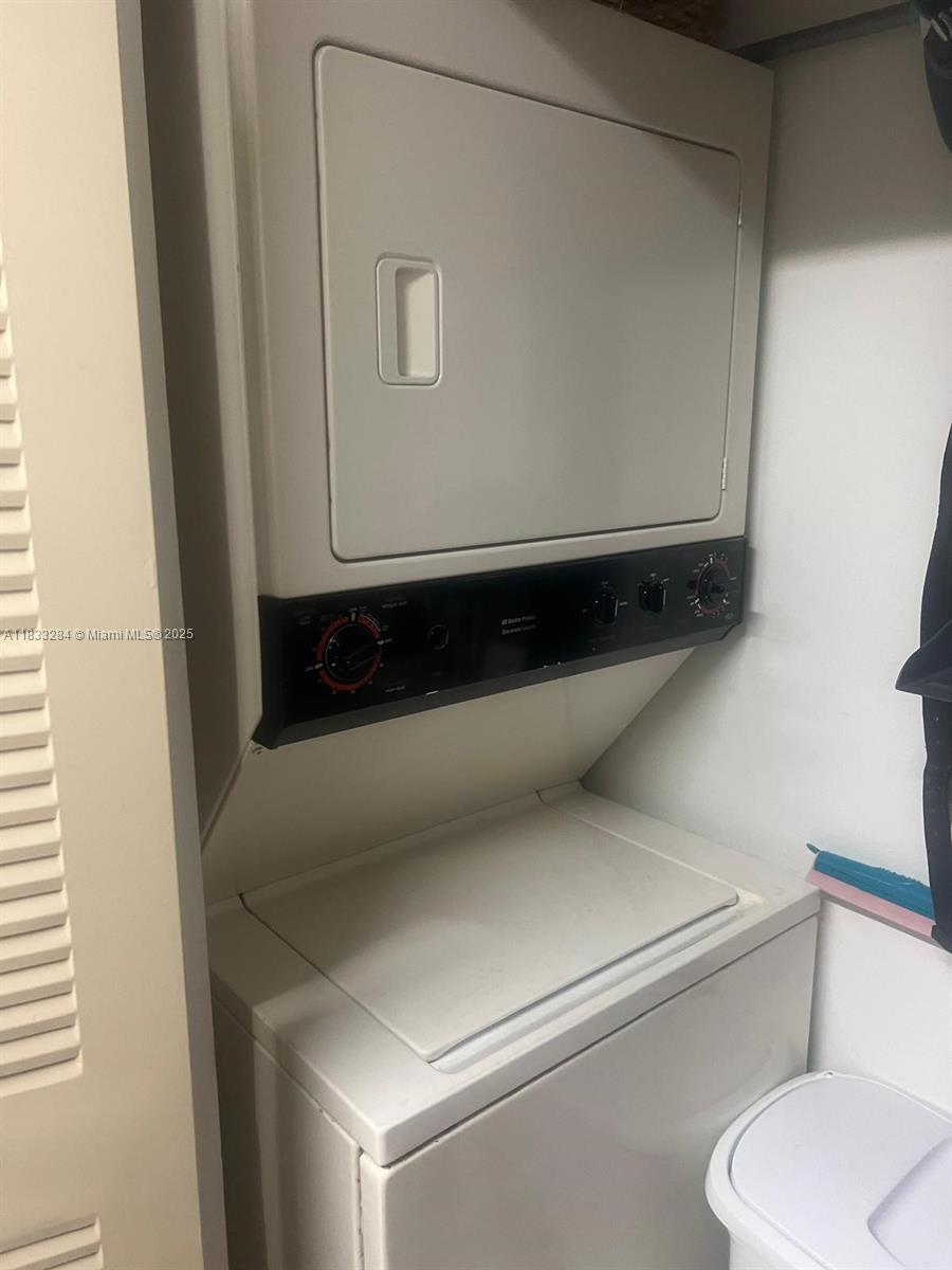 580 NW 114th Ave # 103