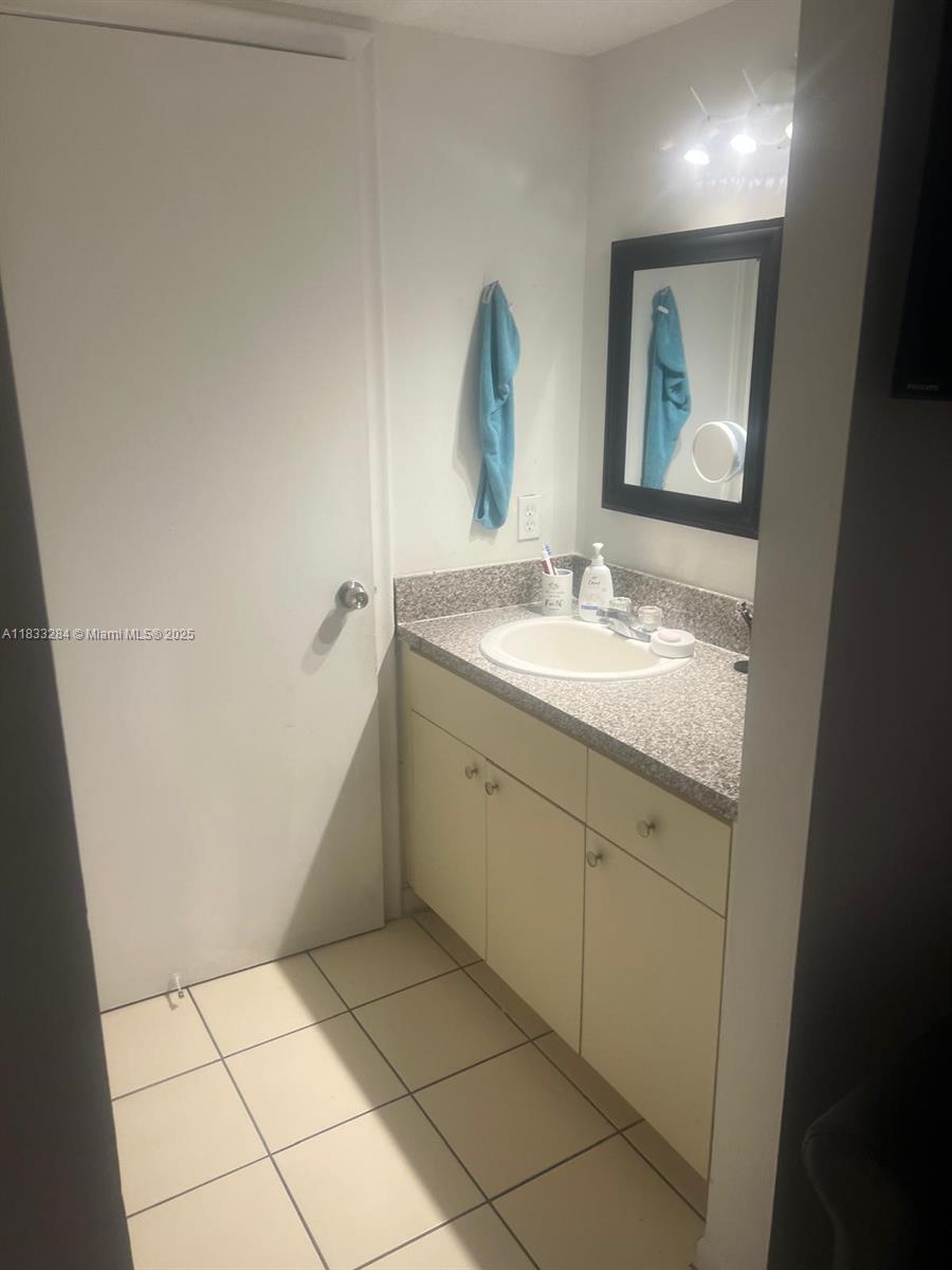 580 NW 114th Ave # 103