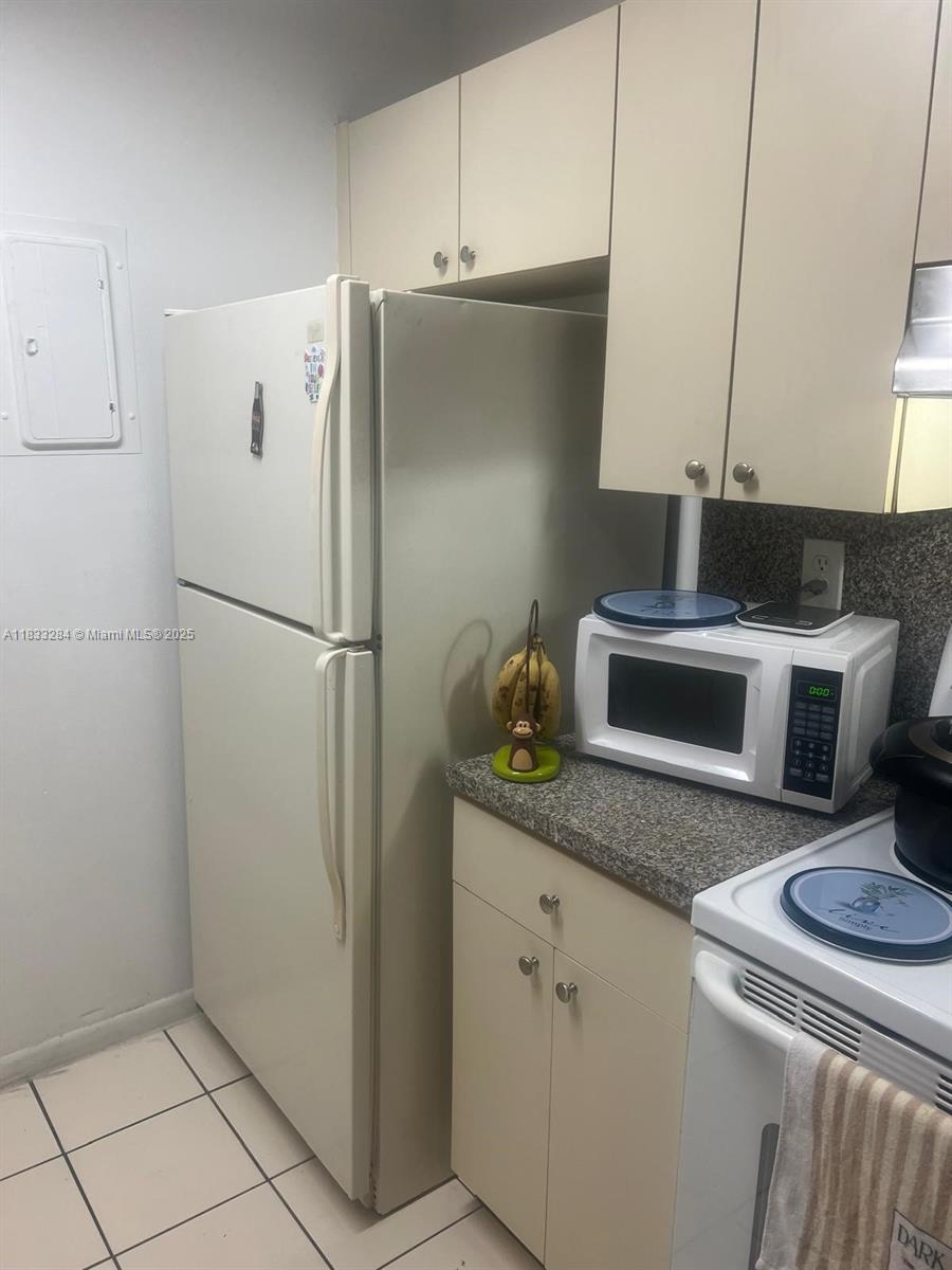 580 NW 114th Ave # 103