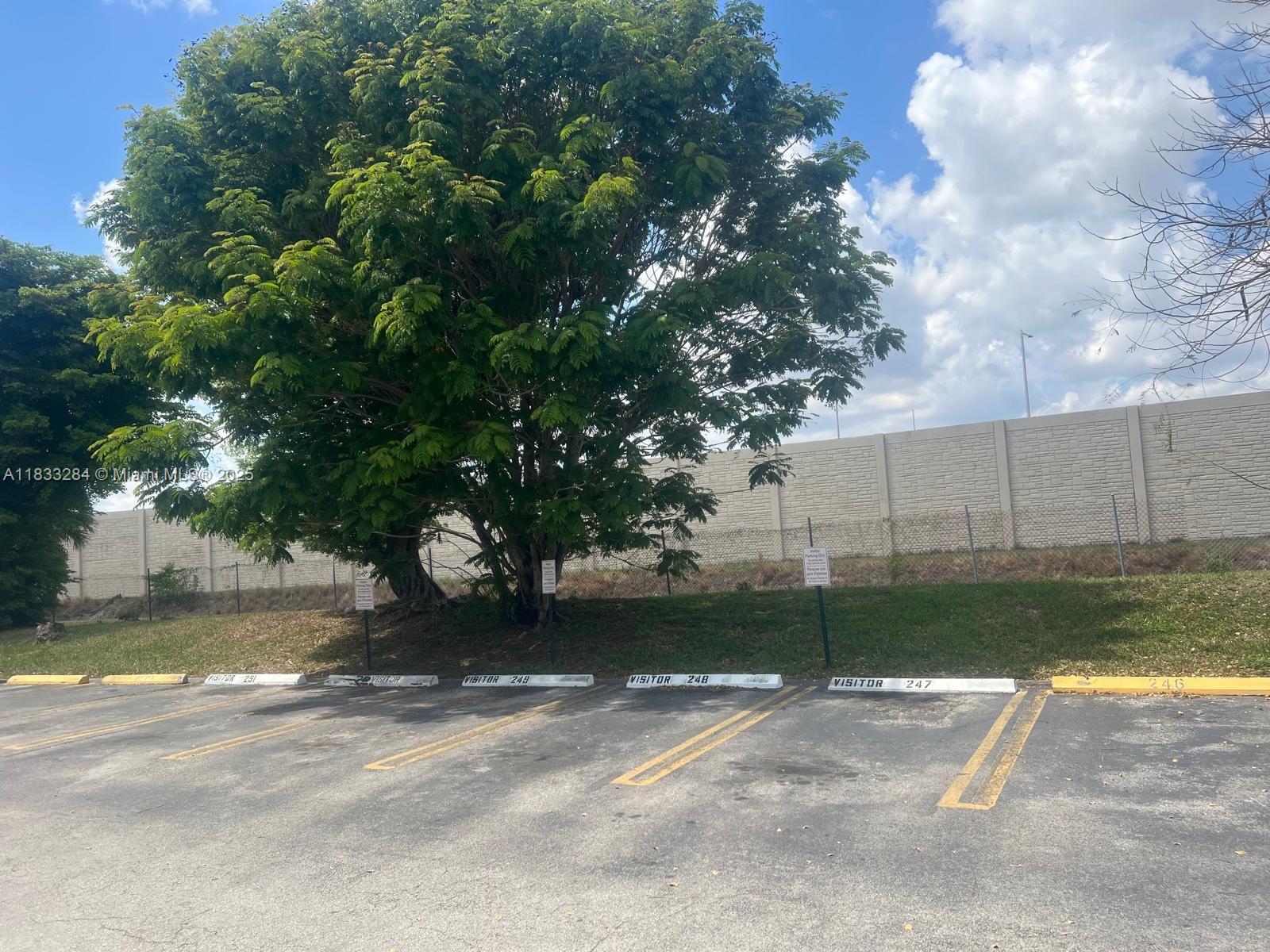 580 NW 114th Ave # 103