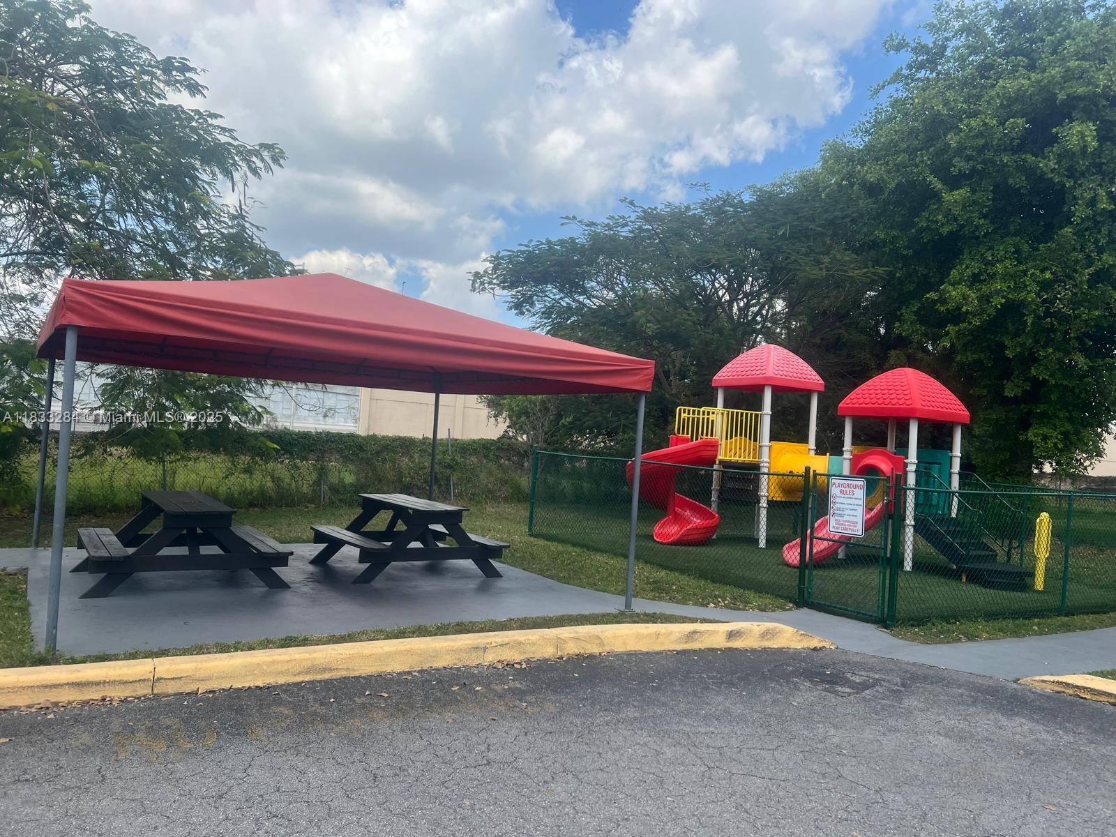 580 NW 114th Ave # 103