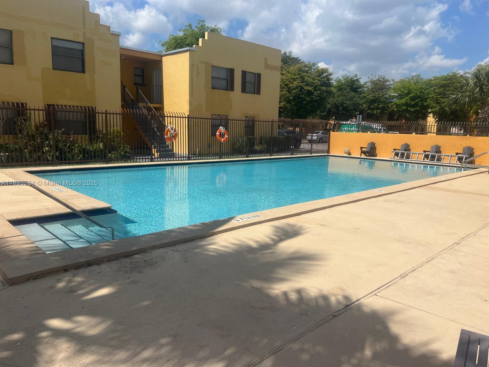 580 NW 114th Ave # 103