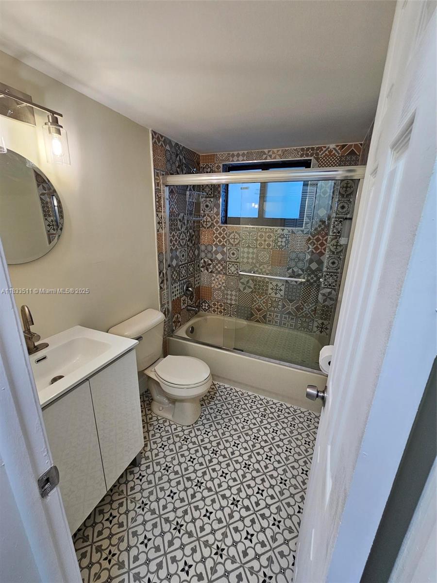 46 NW 35th St # 2