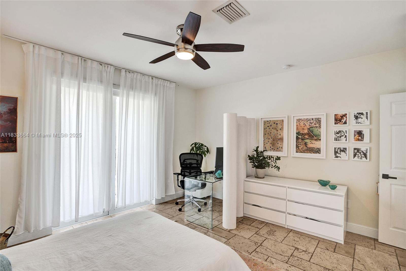 2851 SW 38th Ct