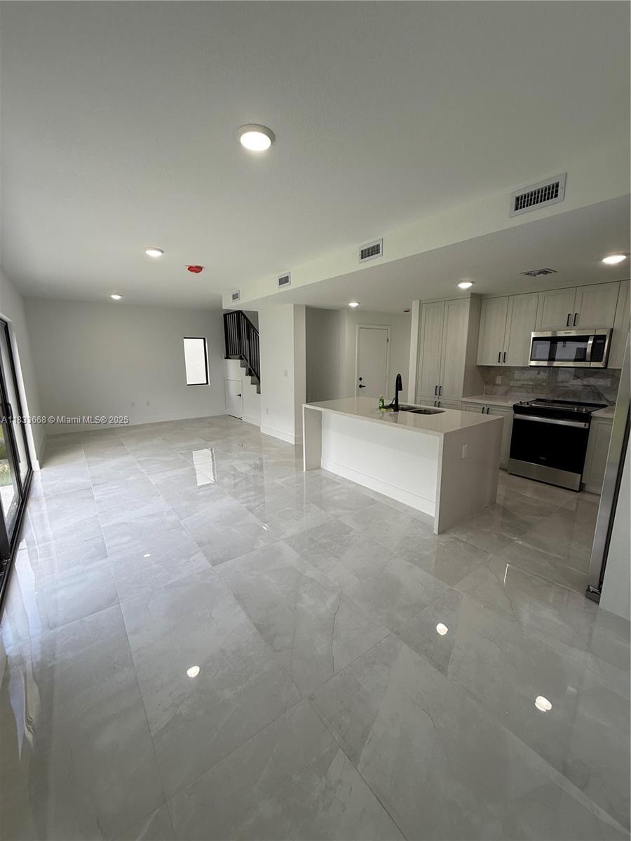 1353 NW 1st St # 1353