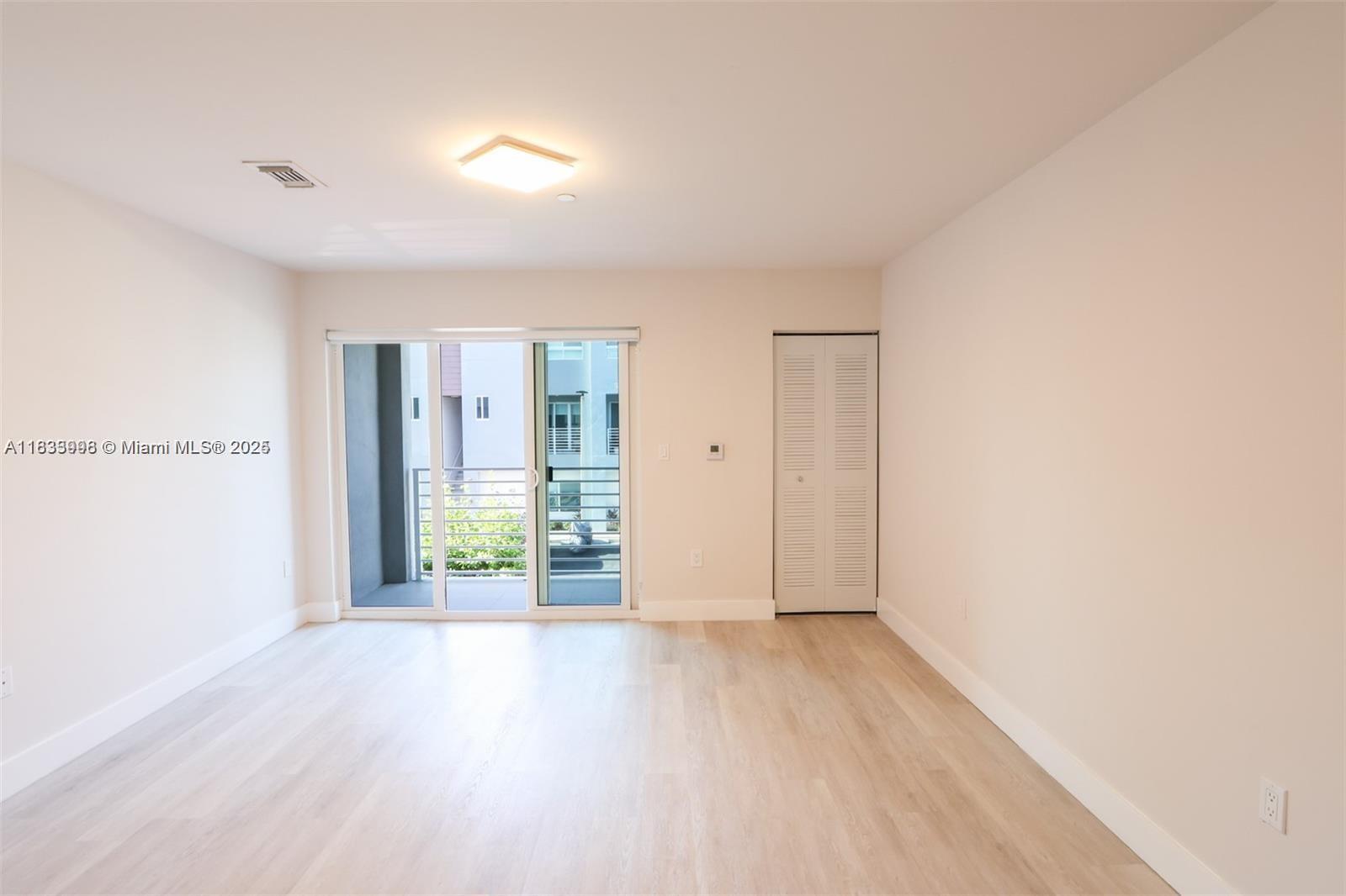 2555 NE 193rd St # 2223