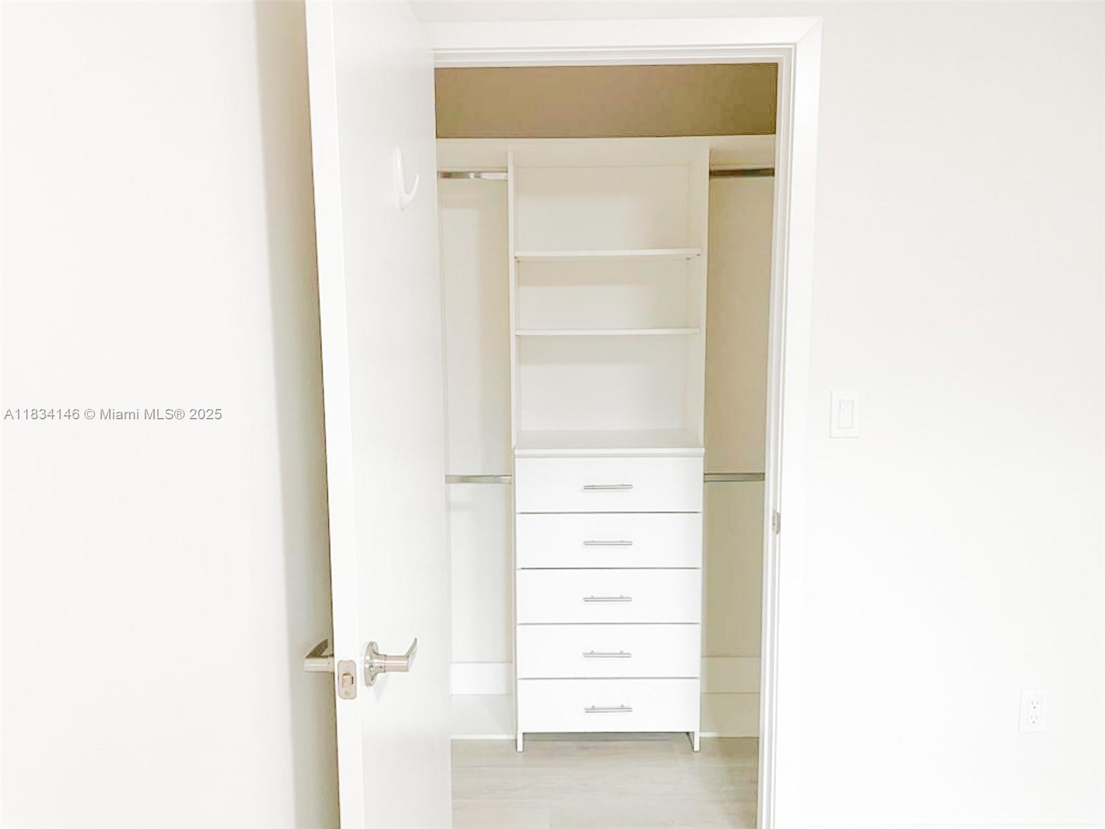 2535 NE 193rd St # 4102