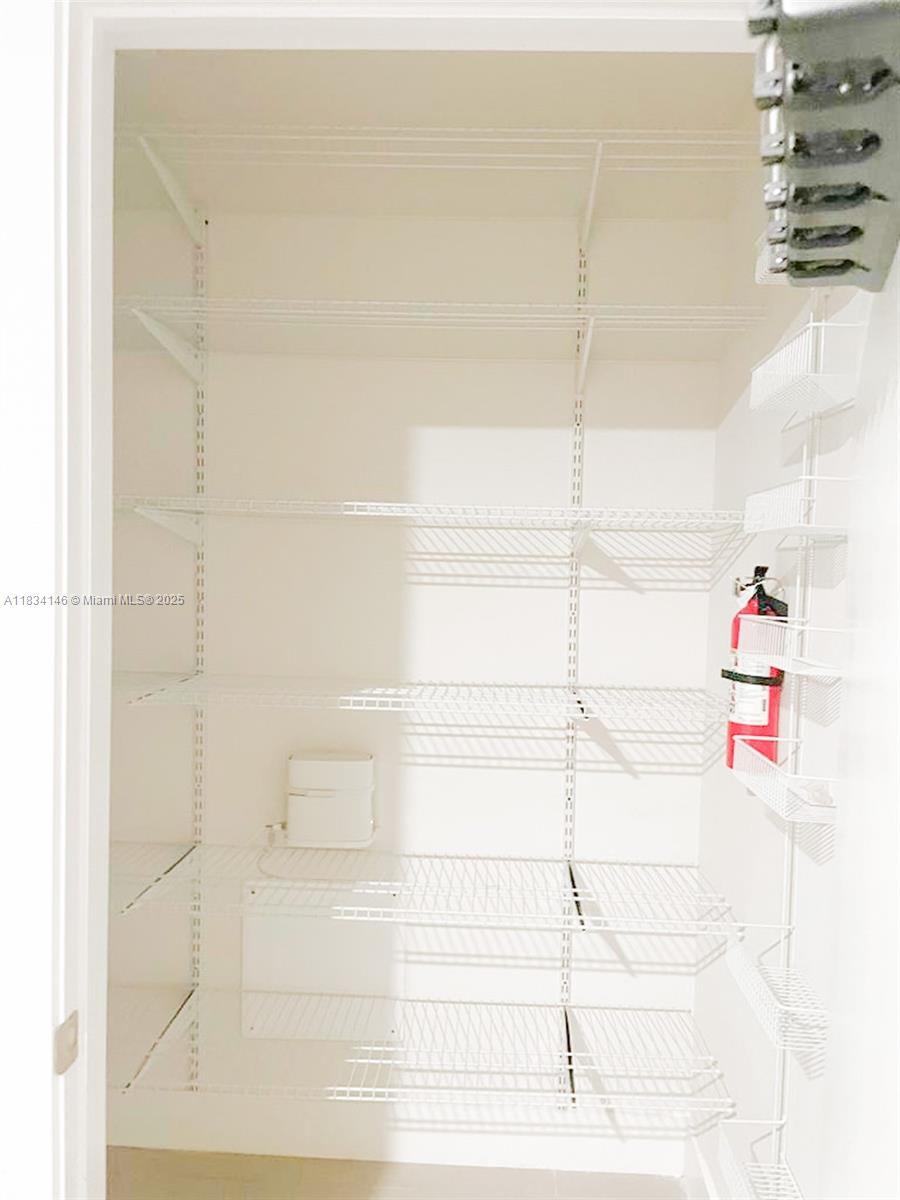 2535 NE 193rd St # 4102