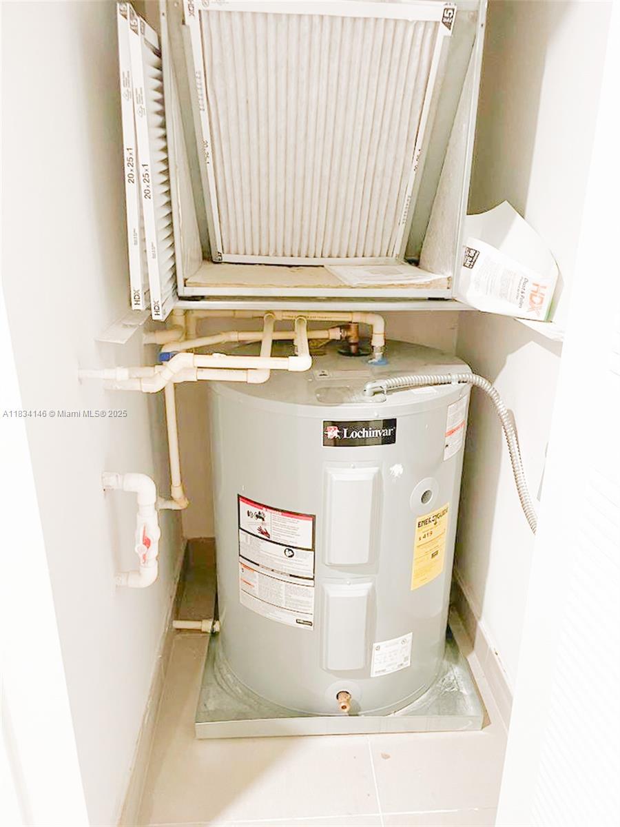 2535 NE 193rd St # 4102