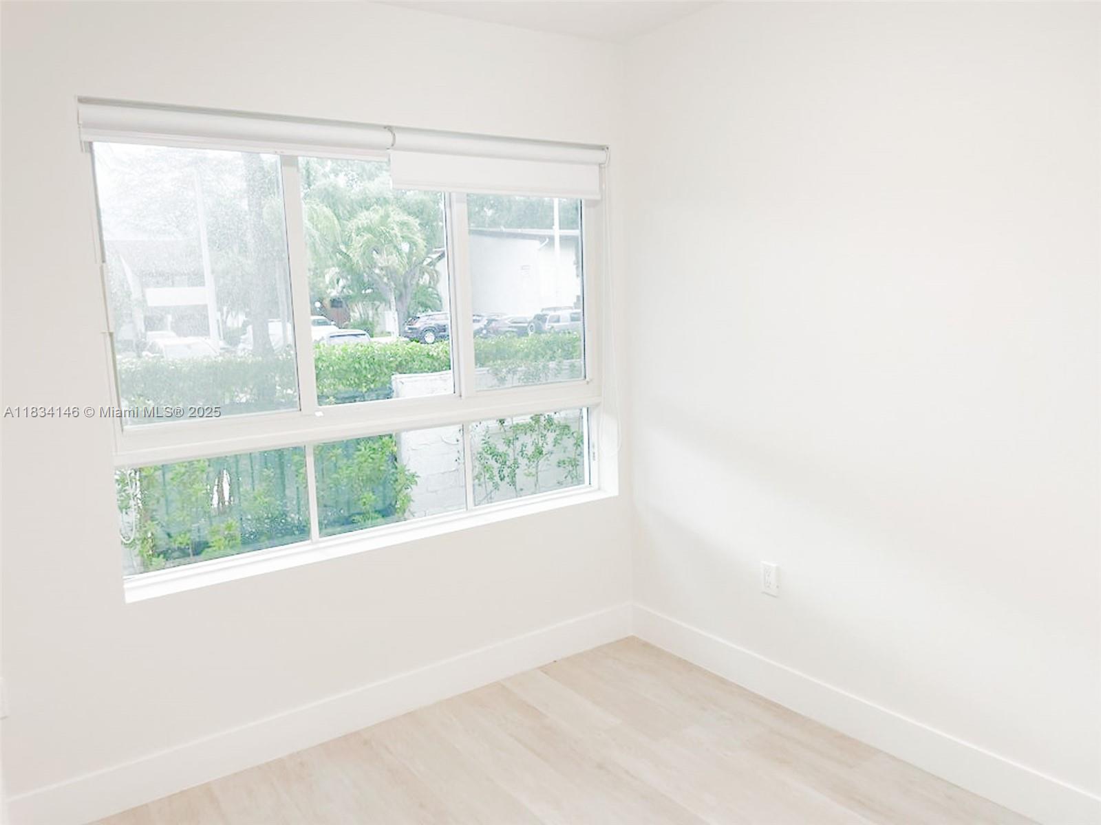 2535 NE 193rd St # 4102