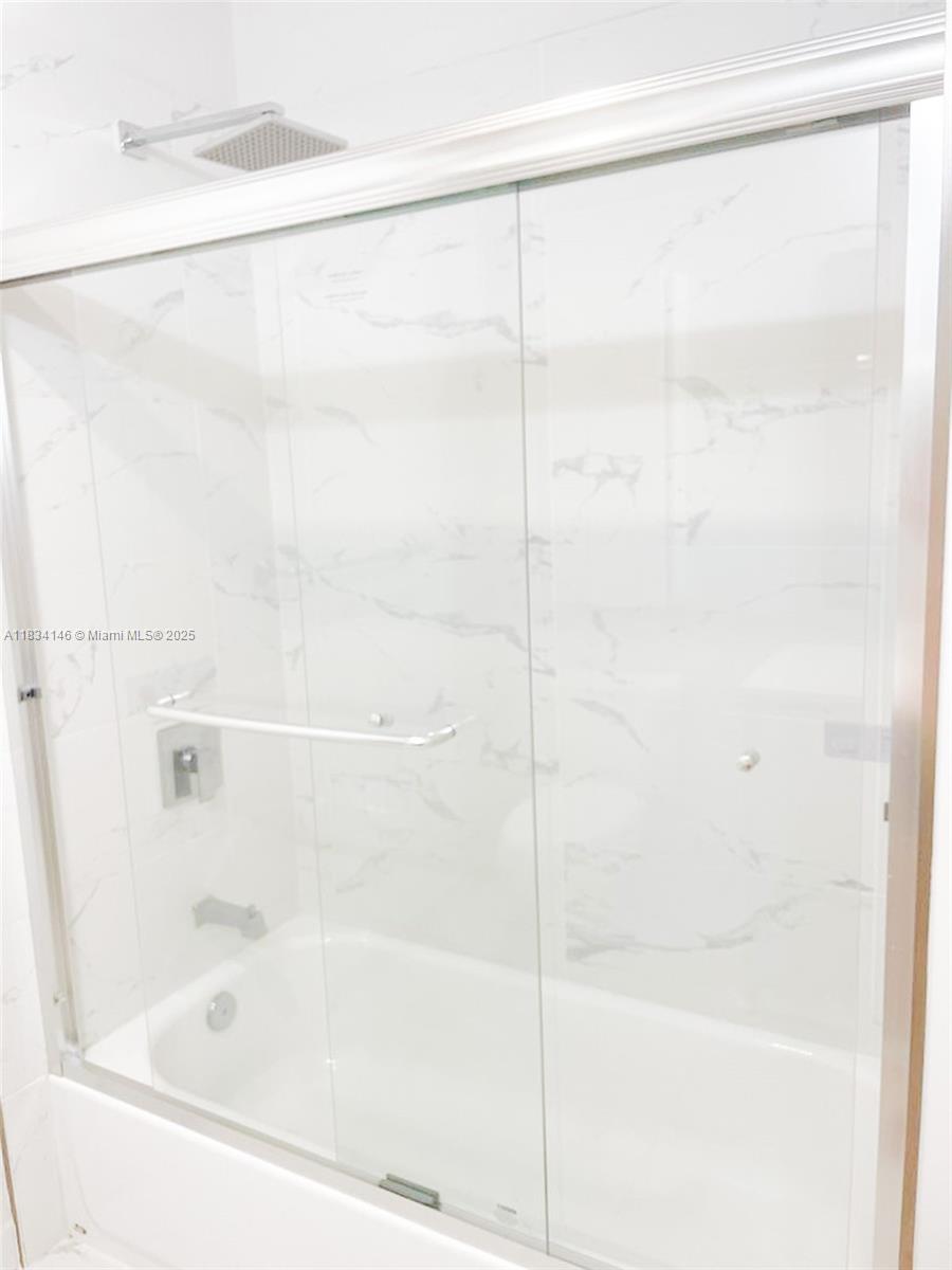 2535 NE 193rd St # 4102