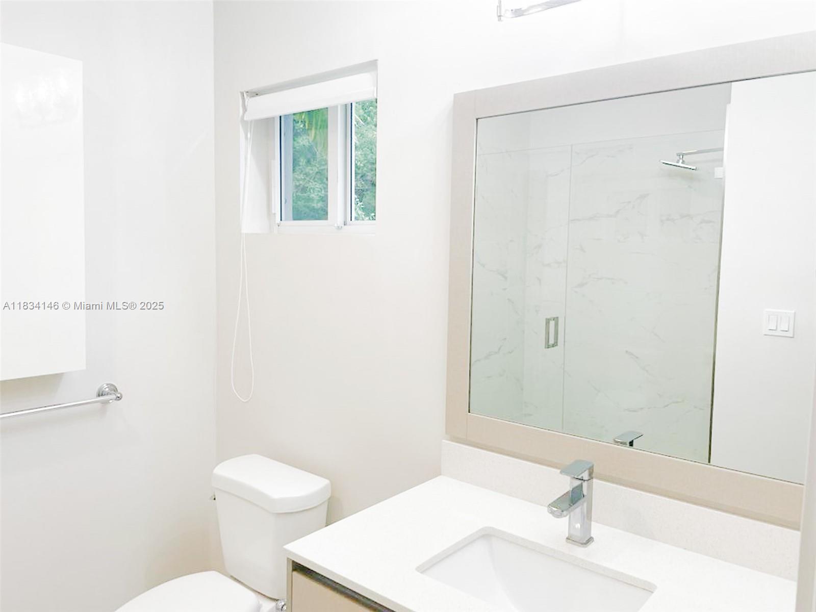 2535 NE 193rd St # 4102