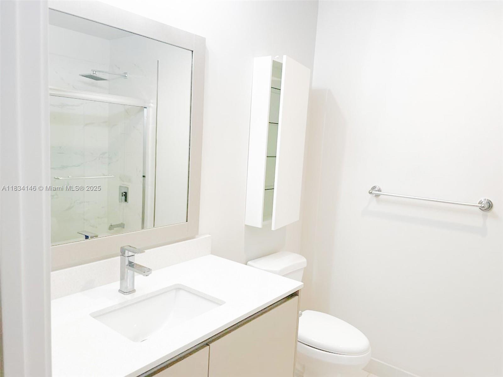 2535 NE 193rd St # 4102