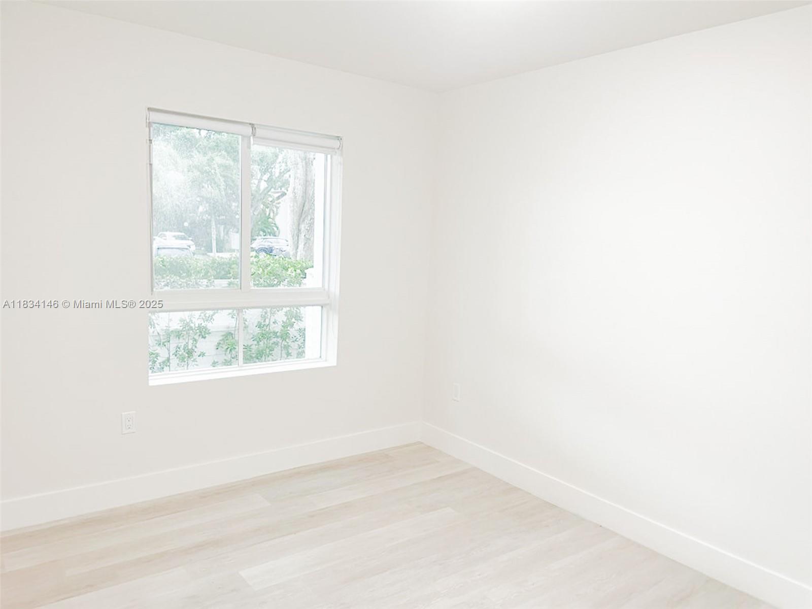 2535 NE 193rd St # 4102