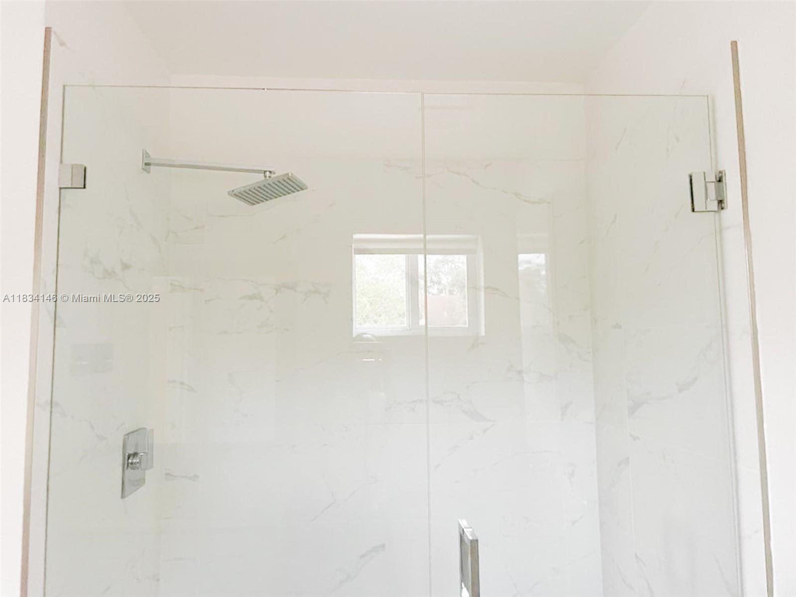 2535 NE 193rd St # 4102