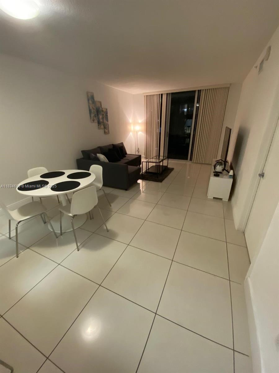 1750 N Bayshore Dr # 2905