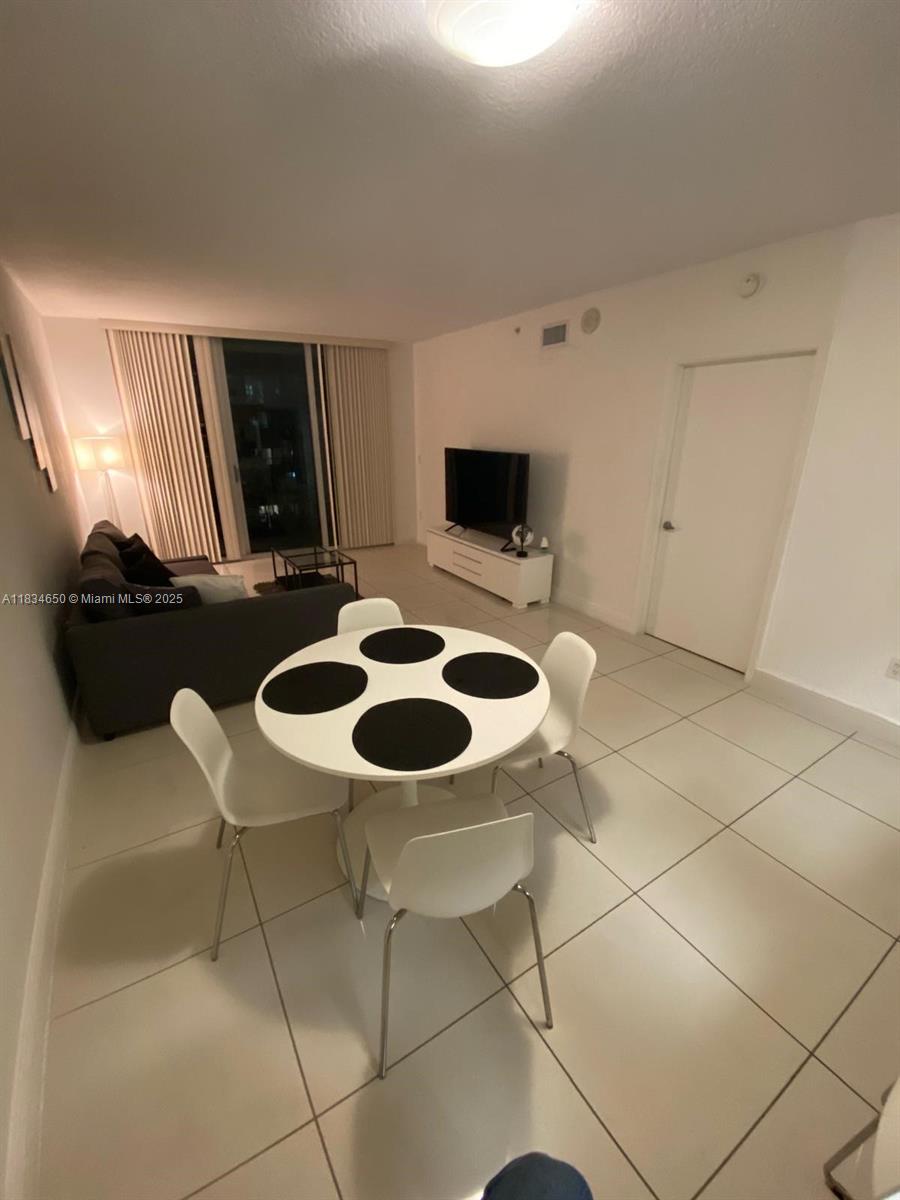 1750 N Bayshore Dr # 2905