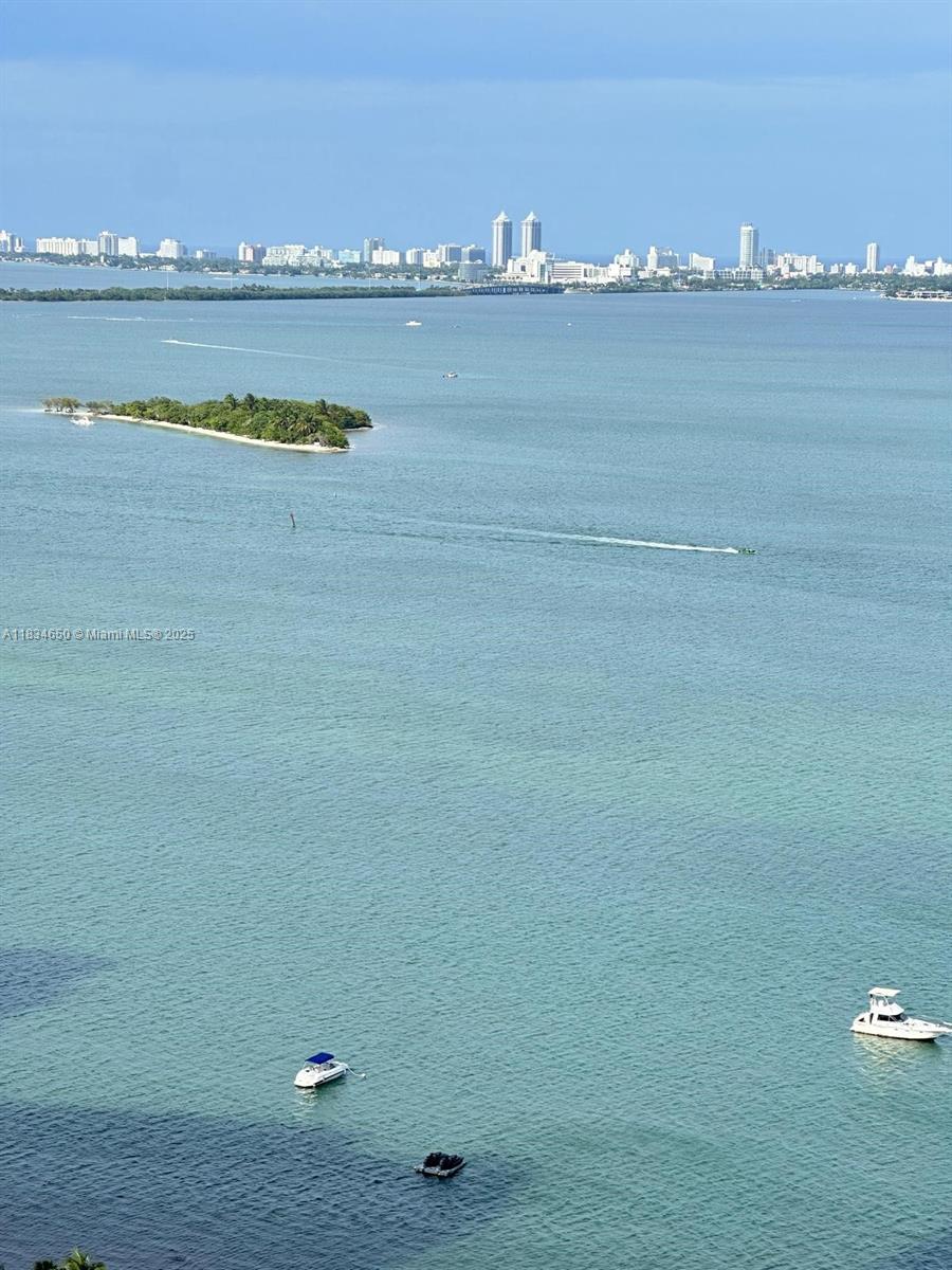 1750 N Bayshore Dr # 2905