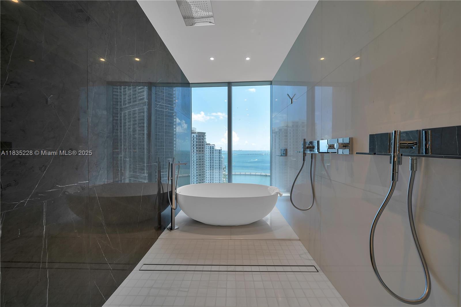300 Biscayne Boulevard Way #2804 # 2804