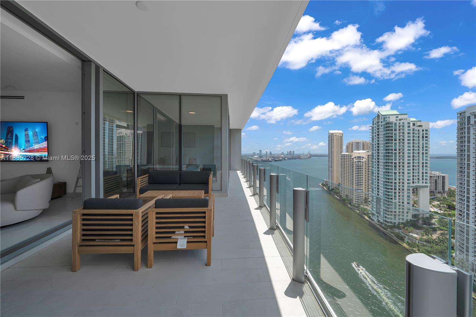 300 Biscayne Boulevard Way #2804 # 2804