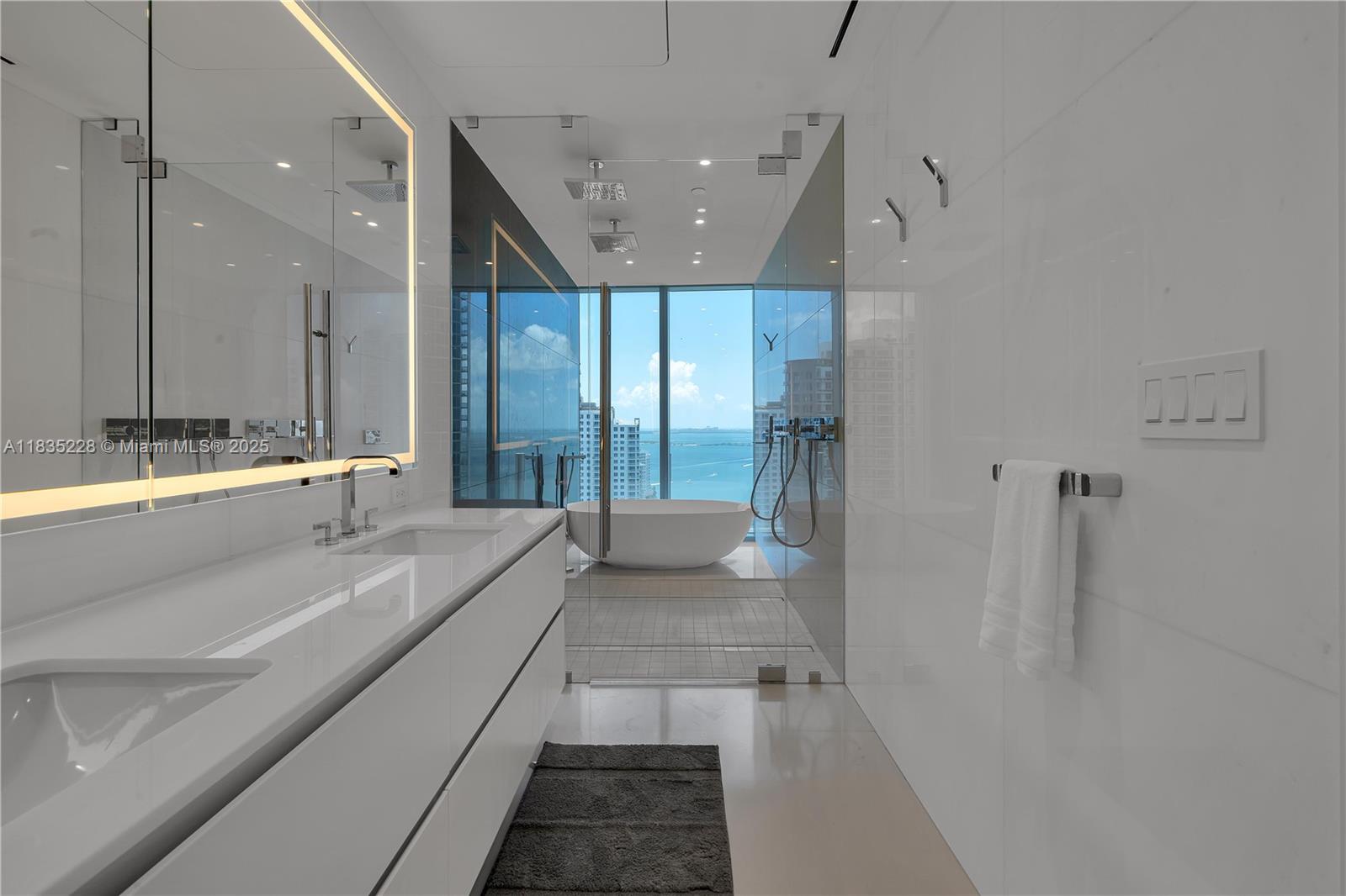 300 Biscayne Boulevard Way #2804 # 2804