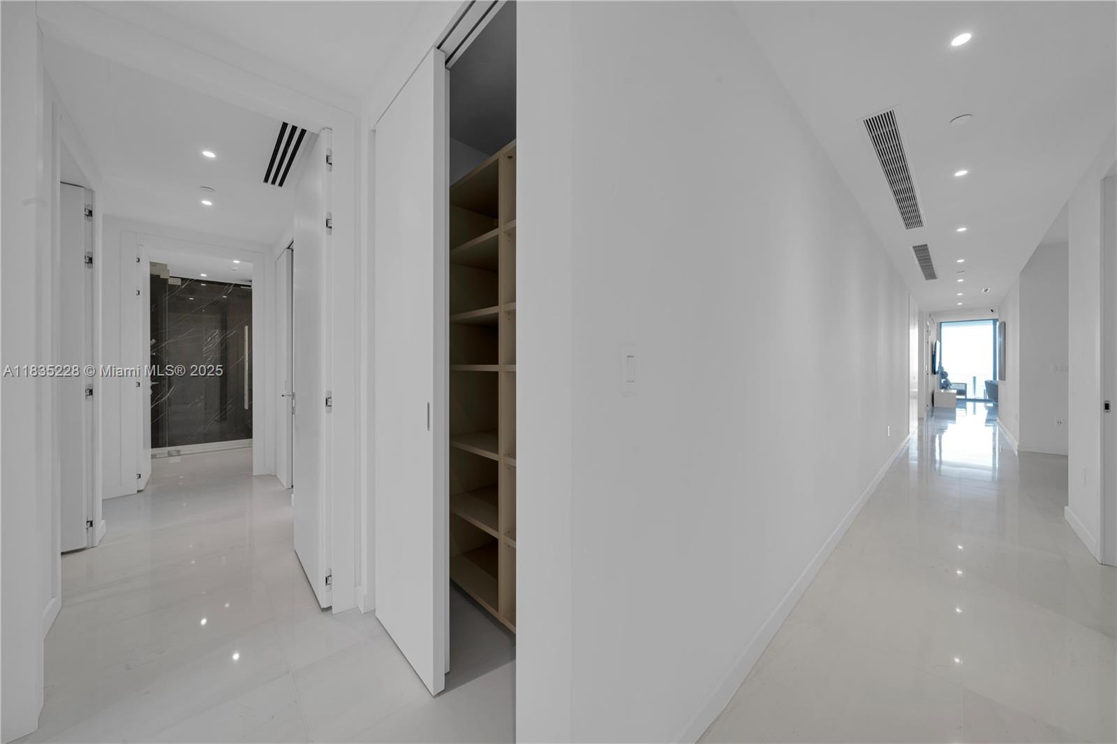 300 Biscayne Boulevard Way #2804 # 2804