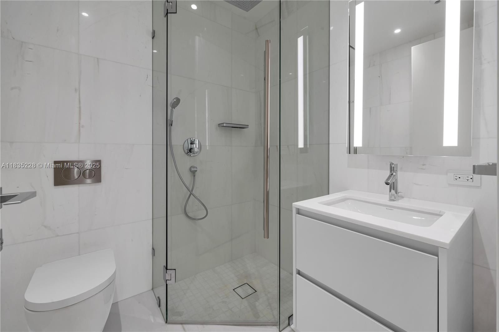 300 Biscayne Boulevard Way #2804 # 2804