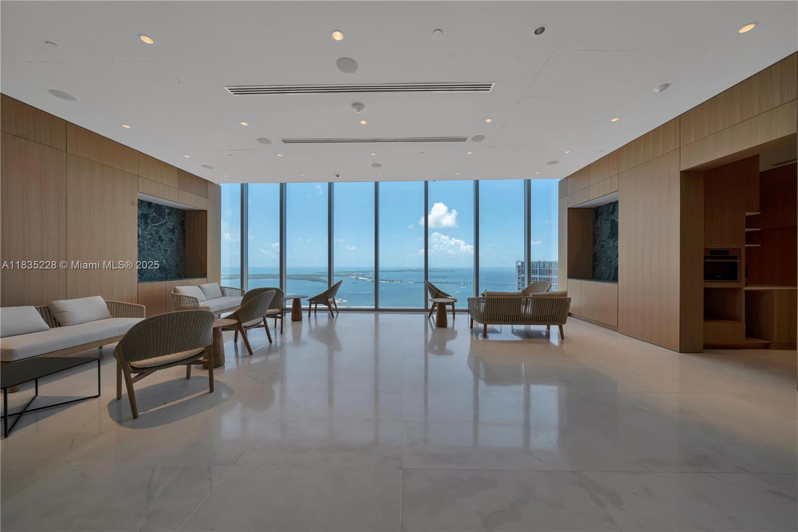 300 Biscayne Boulevard Way #2804 # 2804
