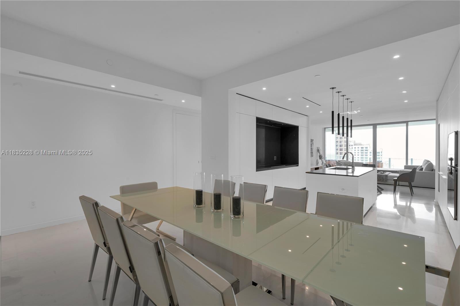 300 Biscayne Boulevard Way #2804 # 2804