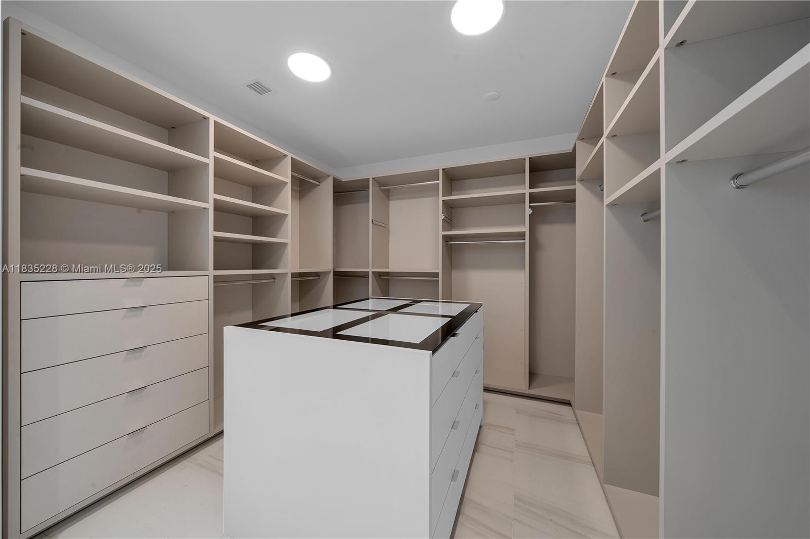 300 Biscayne Boulevard Way #2804 # 2804