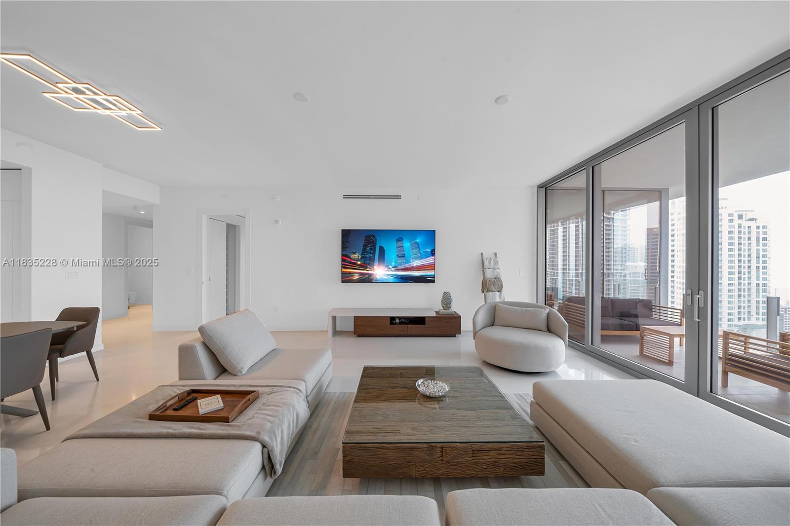 300 Biscayne Boulevard Way #2804 # 2804