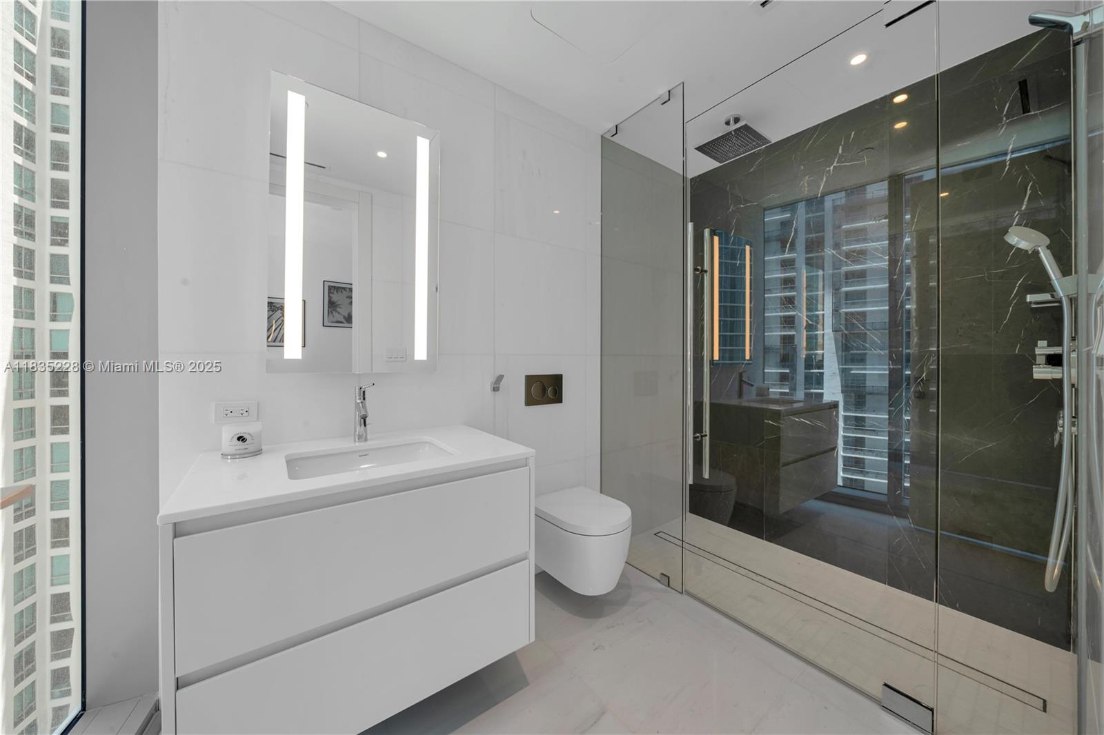 300 Biscayne Boulevard Way #2804 # 2804