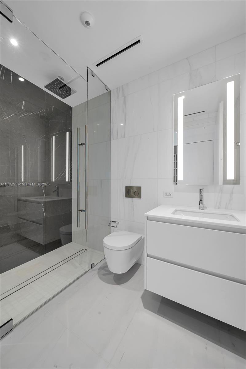 300 Biscayne Boulevard Way #2804 # 2804