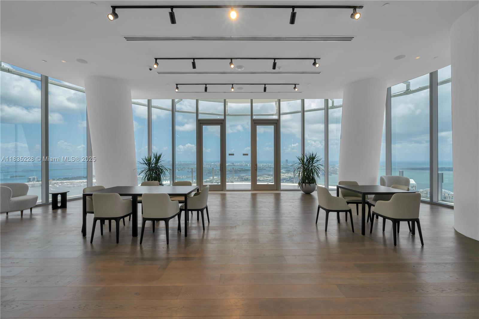 300 Biscayne Boulevard Way #2804 # 2804