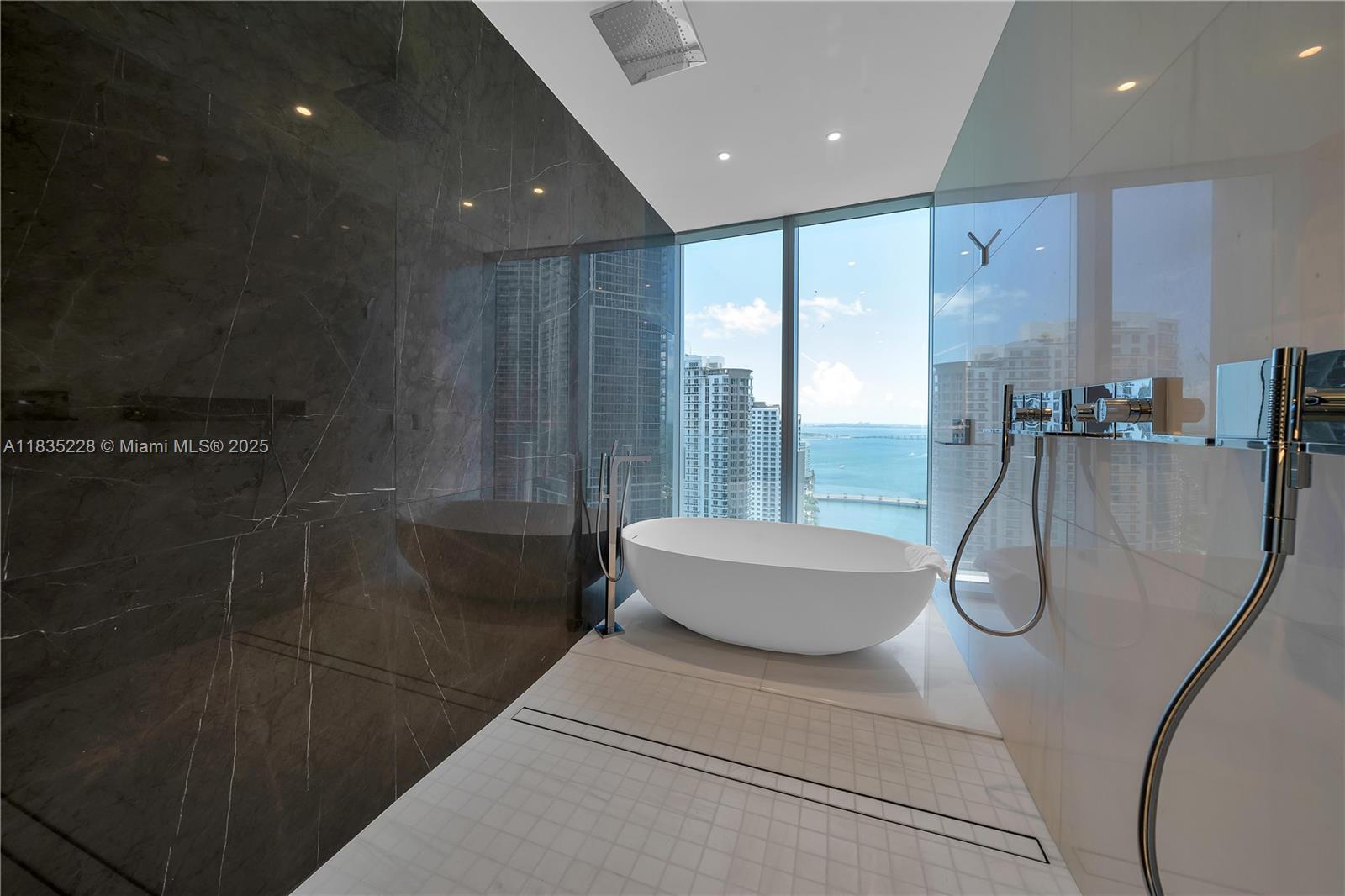 300 Biscayne Boulevard Way #2804 # 2804